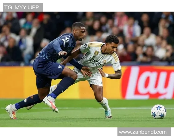 足球磅数揭秘：如何选择适合你的足球以提升比赛表现和技巧